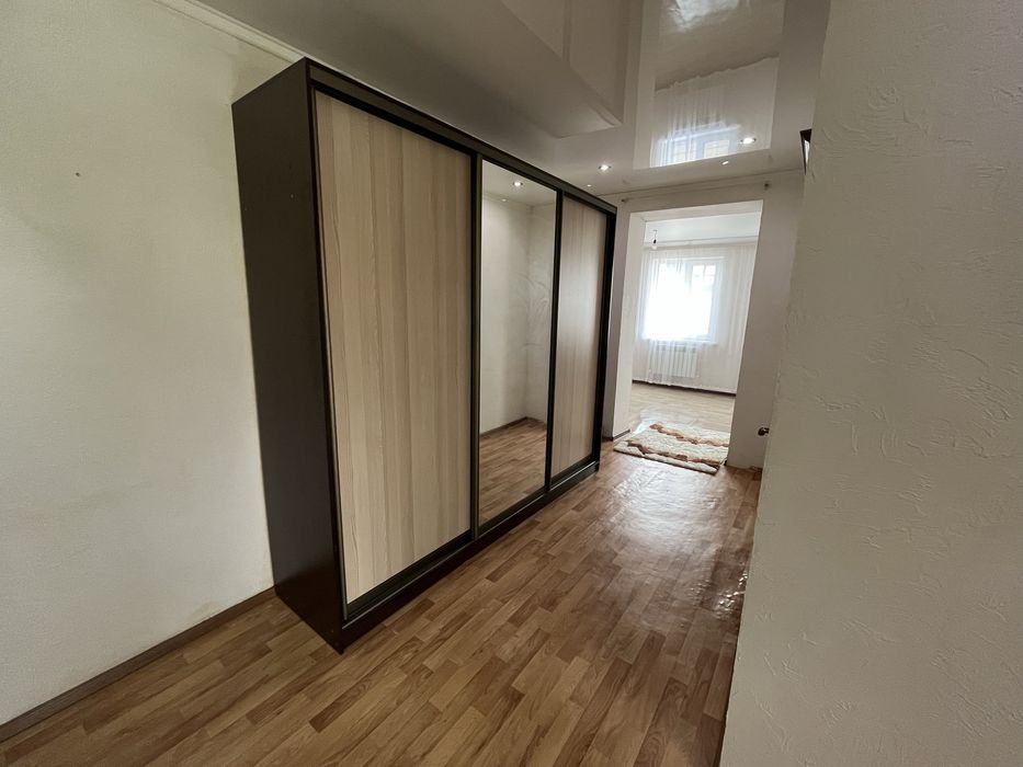 Шкаф купе. В хорошем состоянии.