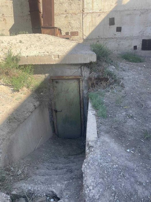 Продается база (бывшый КРМЗ) два цеха