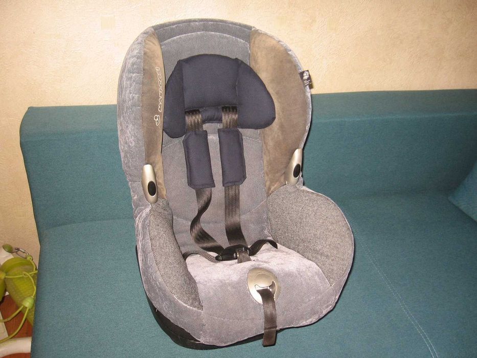 Продавам детско столче за кола MAXI-COSI