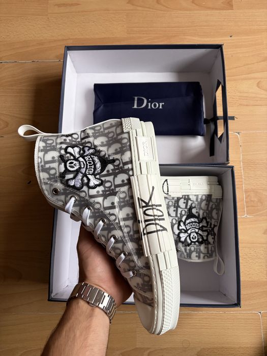 Christian Dior B23