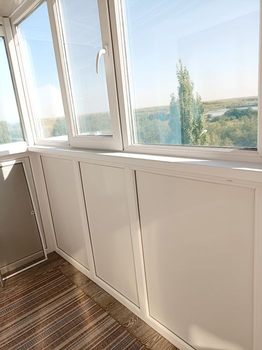 Студия с камином