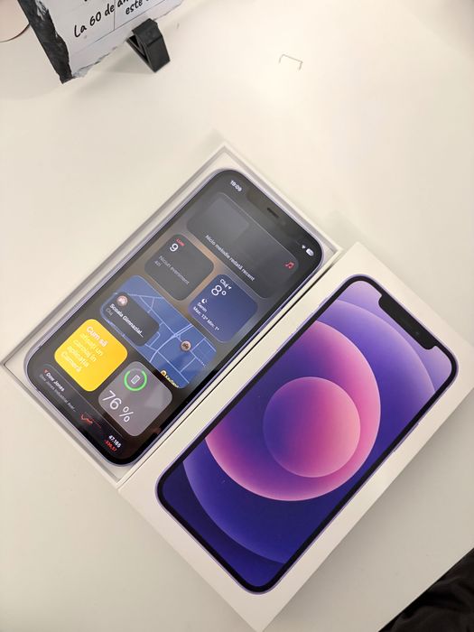 iPhone 12 violet