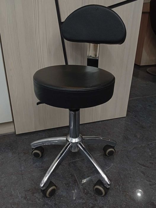 Козметичен регулиращ се стол