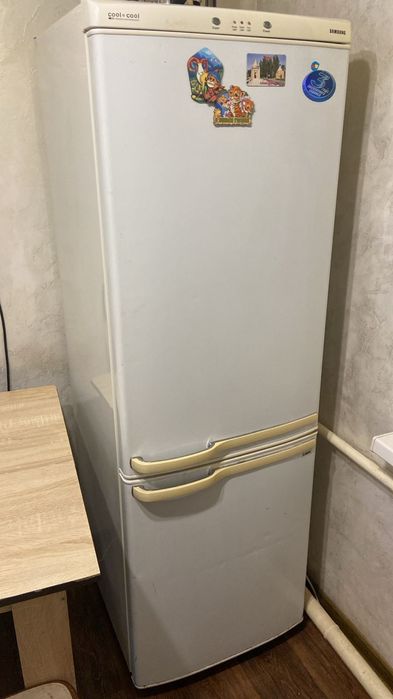 Холодильник бу продам
