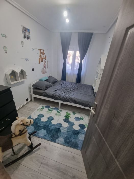 Inchiriez apartament 3 camere 70m²