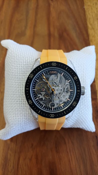 Механичен часовник Zzero