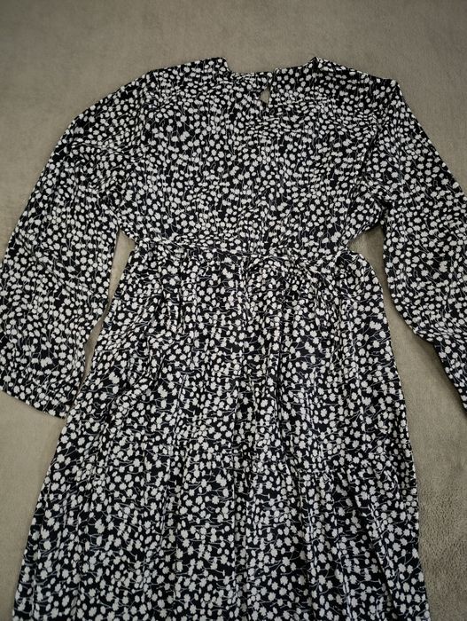 Женское шифоновое платье.