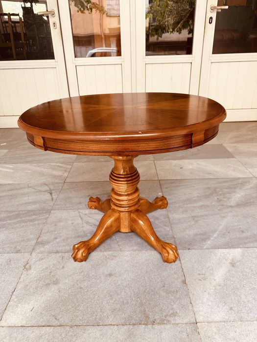 Продавам елегантна винтидж холна маса, произведена в Швеция