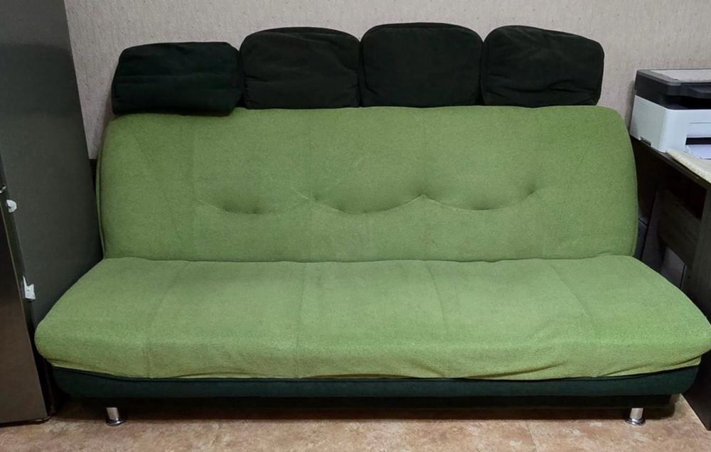 Диван рабочие продам