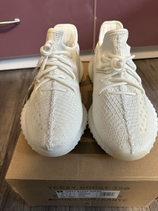Yeezy boost 350v2 Bone