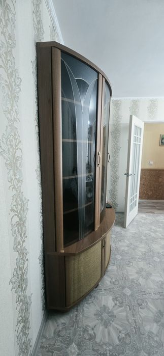 Сервант горка для гостинной