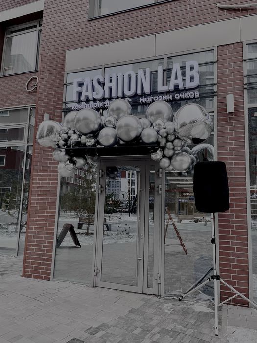 Арка из шаров для входной группы