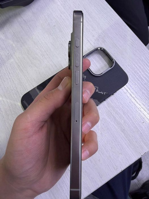 Продам Iphone 16 pro max