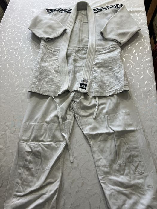 Кимоно Adidas крепкий материал