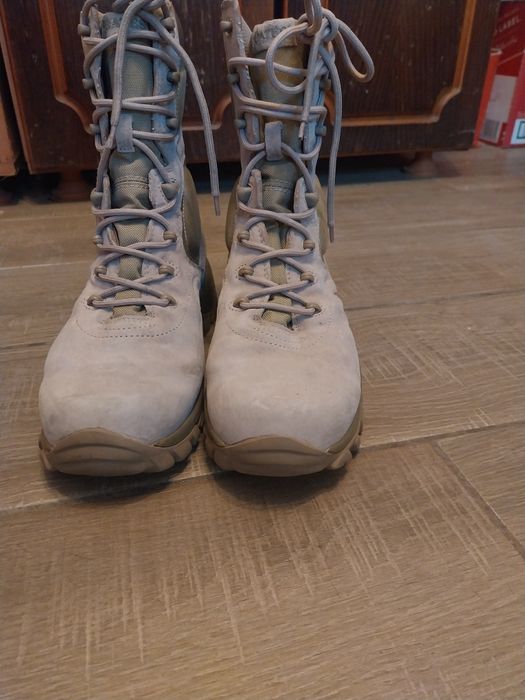 Bocanci Bates impecabili