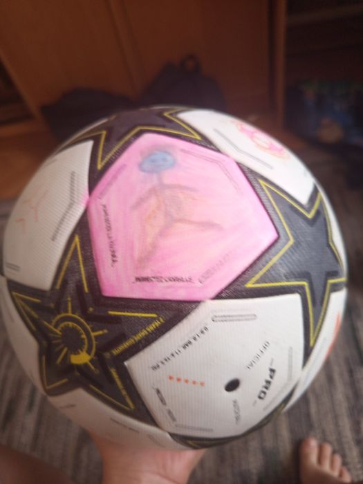 Продам футбольный мяч