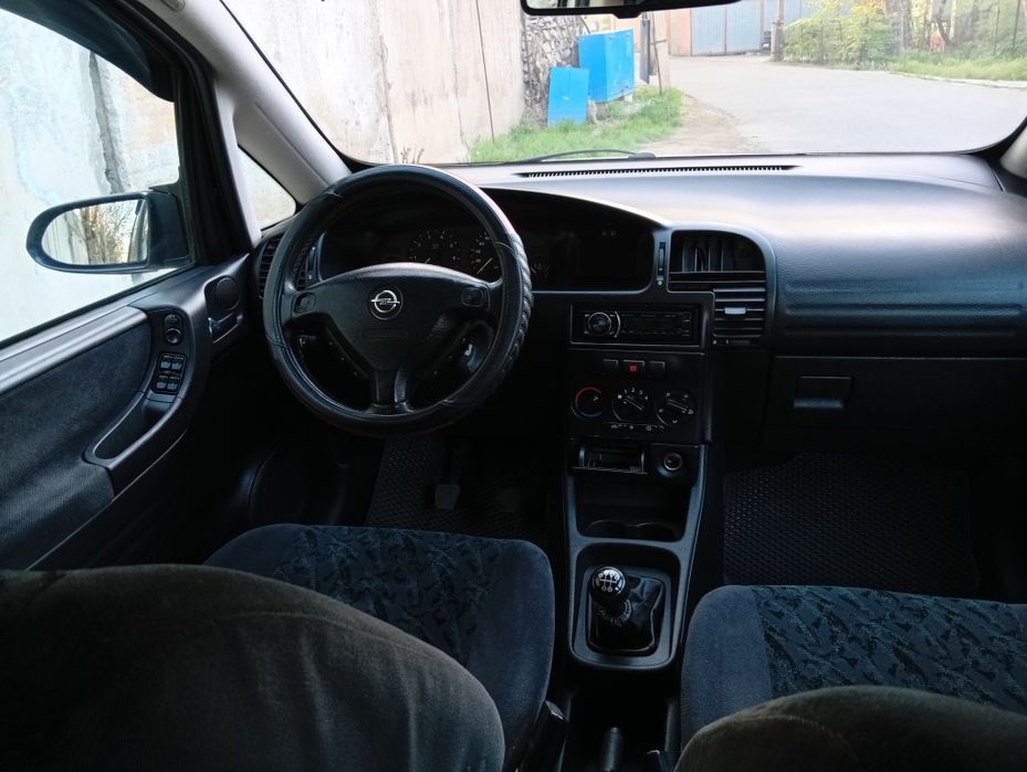 Зафира 1.8 2002 год