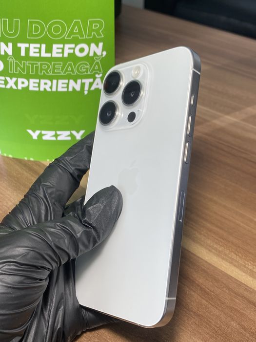 iPhone 15 Pro / 128 GB / Sănătate baterie 90% / Foarte bun