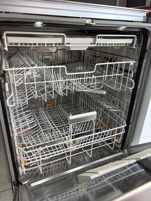 Miele G6840 sci  миялна за частично вграждане /Лед осветление/Инверторна/24 мес гаранция