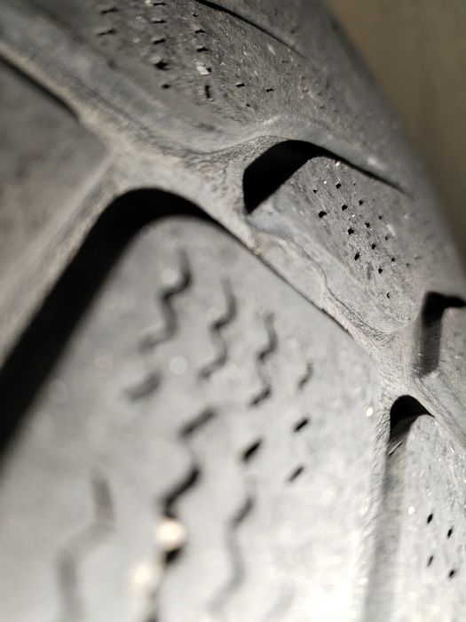 2 бр. зимни гуми 245/45 R18 Lassa Snoways 3