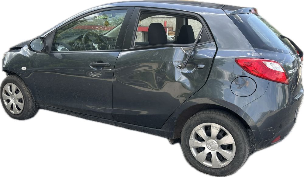 Mazda 2 1.3i Мазда 2 1.3 на части!!