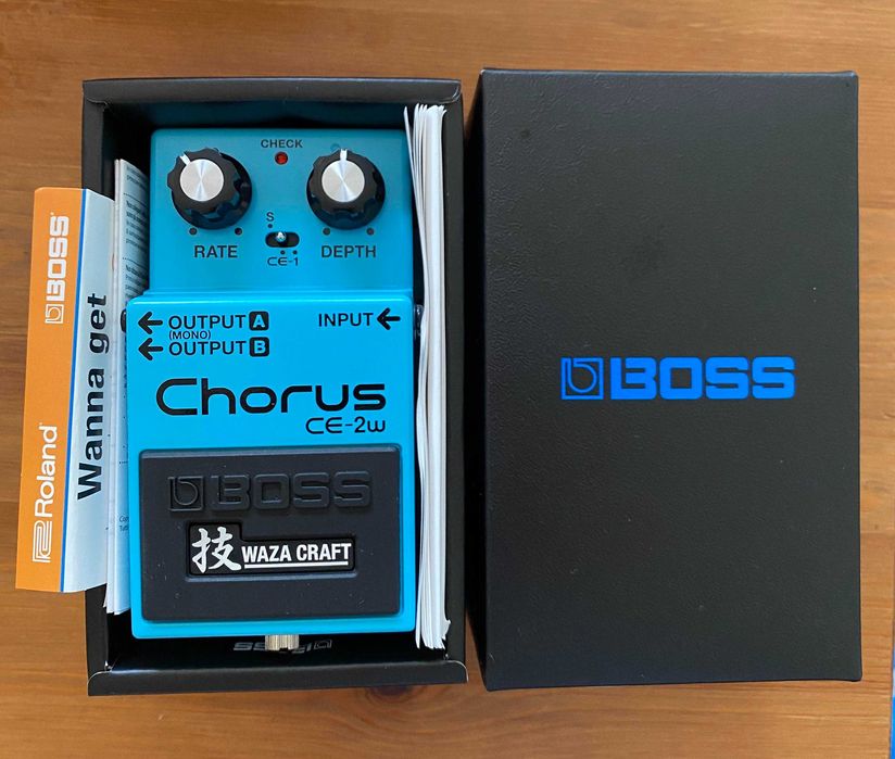 Boss Ce 2 W waza pedala efect chitara chorus analog stereo japonez dc