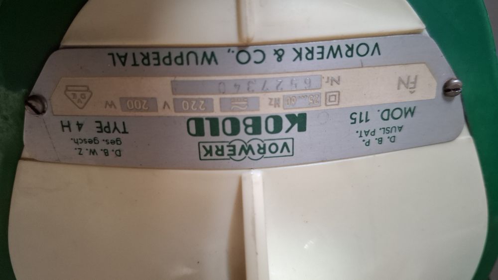 Aspirator vertical Vorwerk Kobold 115 din 1960