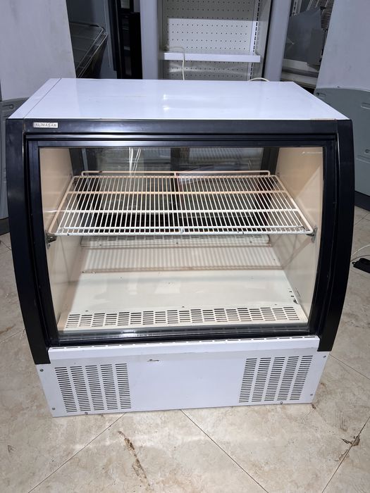 Витринный холодильник