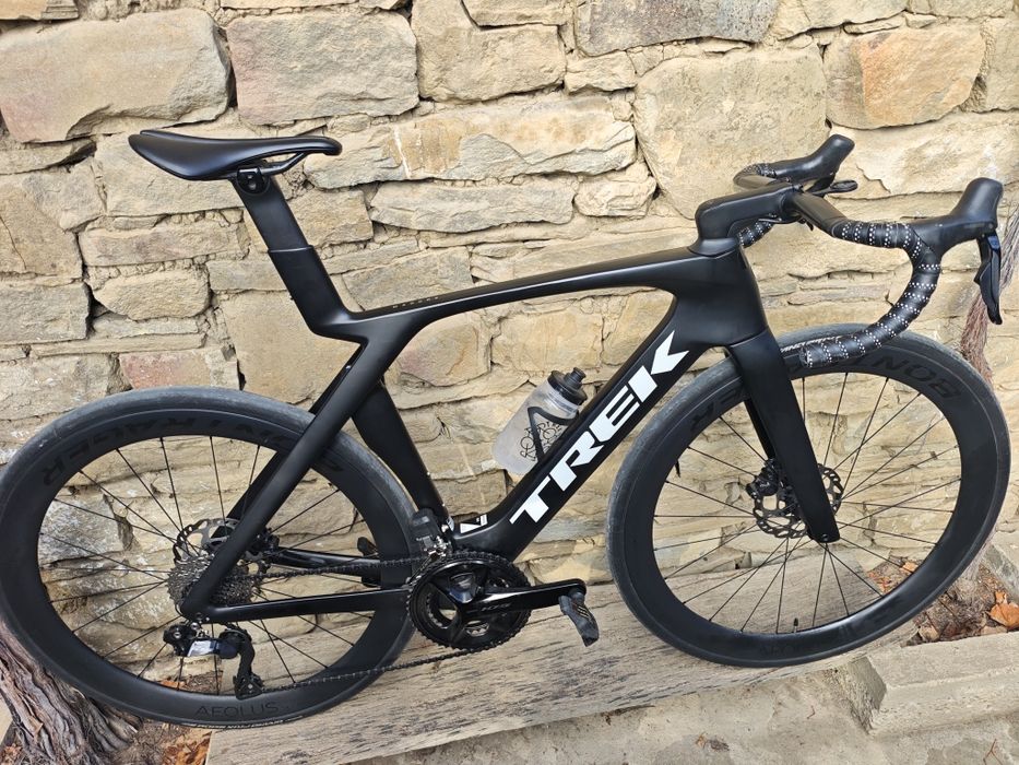 Trek Madone SL 6 2024 Shimano 105 Di2 / Bontrager Aeolus Carbon L