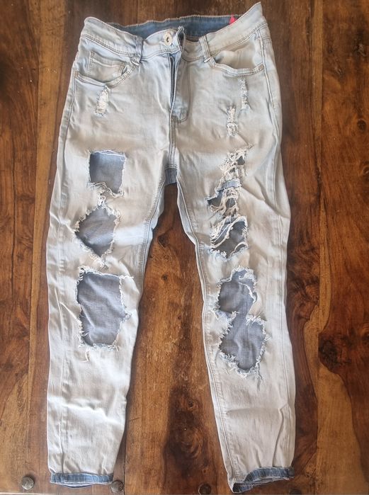 Дамски накъсани дънки