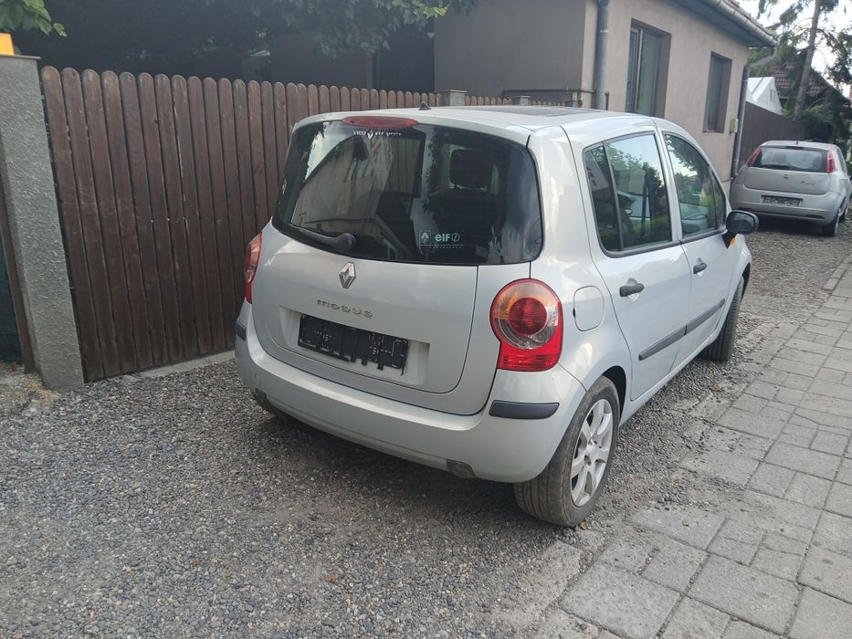 Dezmembrez Piese Renault Modus din 2005