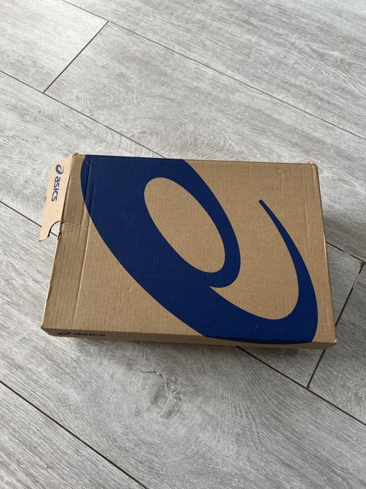 кроссовки asics