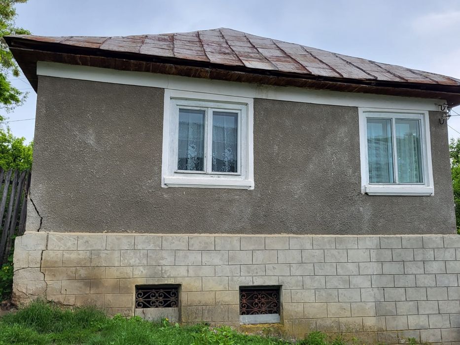 Casa de vânzare, teren 2500mp