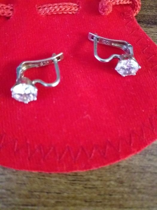 Сребърни обици с циркон