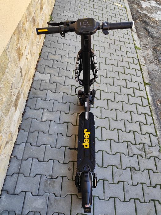 Електрически скутер-тротинетка JEEP JUC AS IPX5 ДО 25 КМ/Ч, ПРОБЕГ ДО