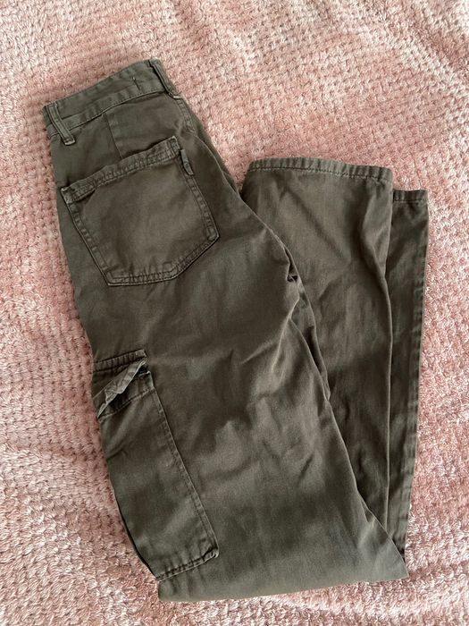 Кафяви карго панталон Stradivarius