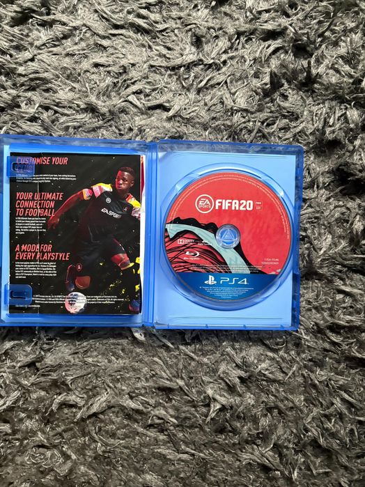 Продавам Fifa 20