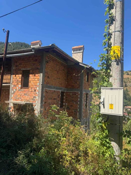 Продава къща с.Забърдо