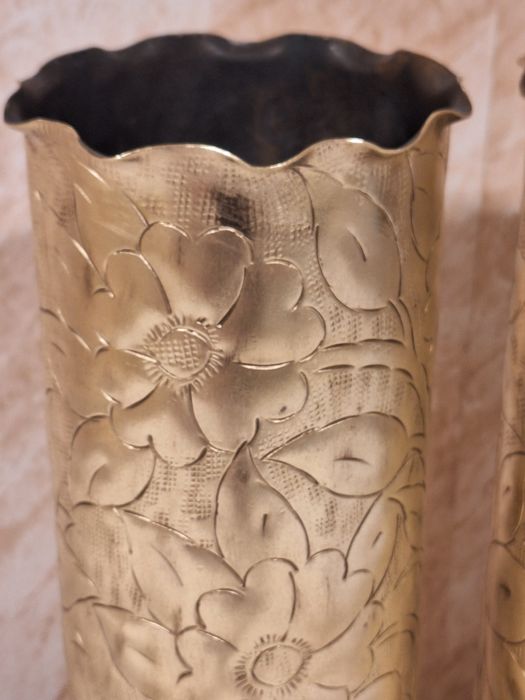 Месингови вази от гилзи