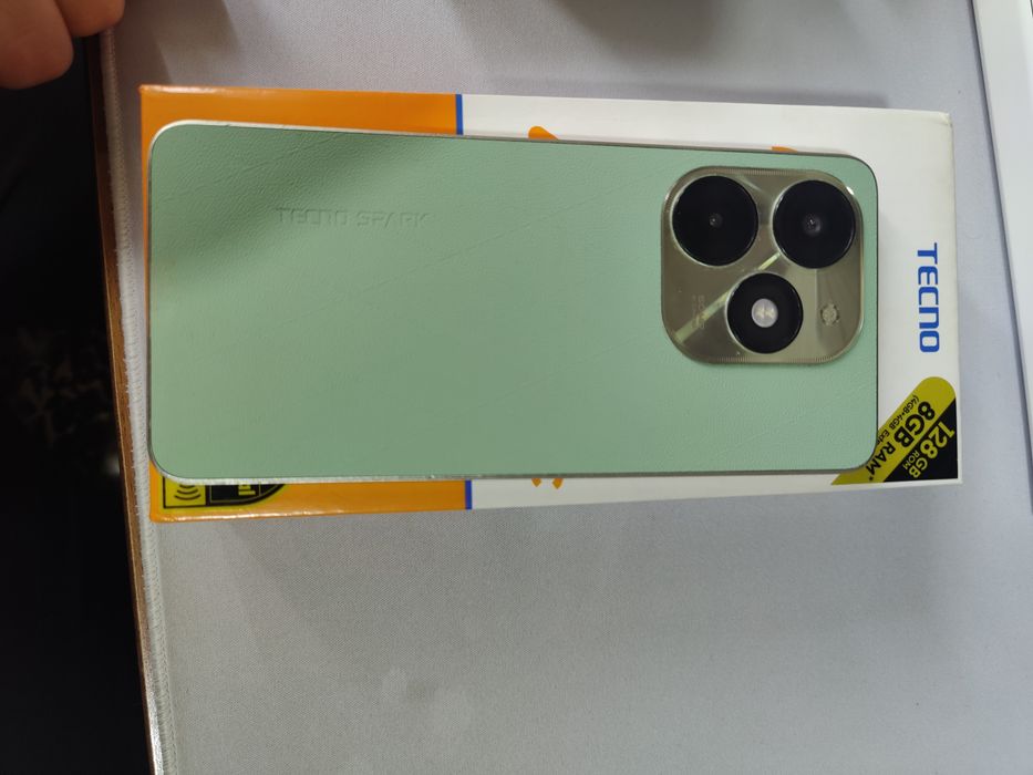 Tecno spark 20c 8/128gb
