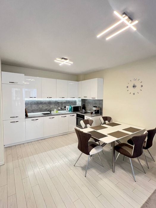 Дава се под наем Двустаен апартамент в Варна, Гръцка махала - 80 кв.м за 1100 € - Снимка #6