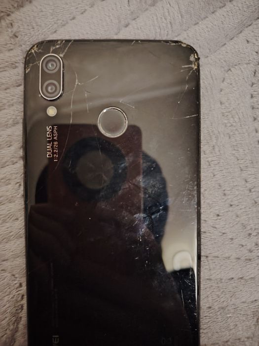 Huawei p20 lite Почти в отлично состояние