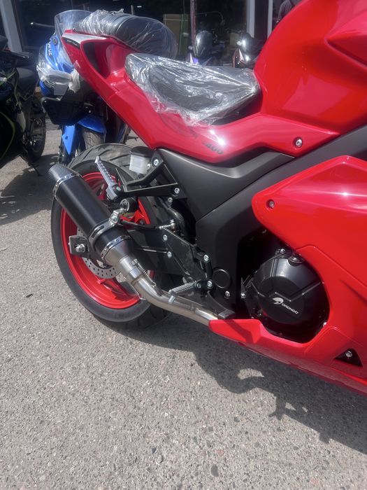 Акция! Ducati Panigalie 400cc бонус шлем!