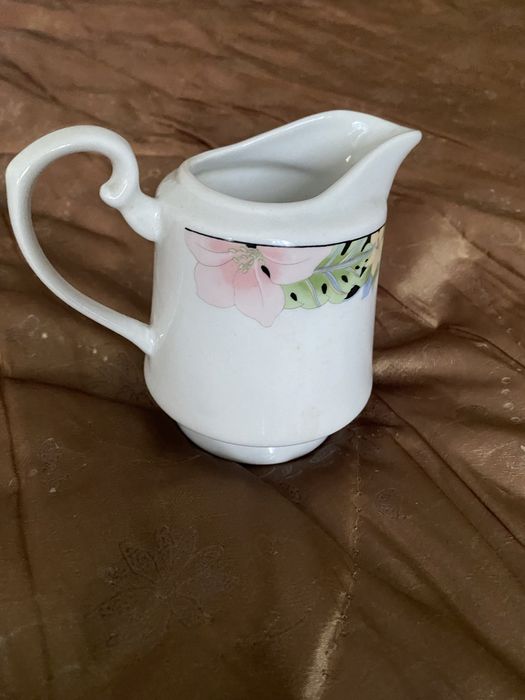 Молочник и кружки (б/у)