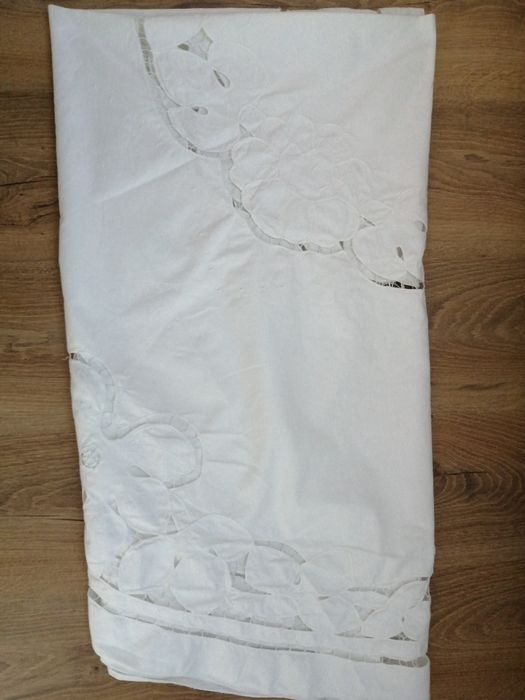 Покривка за кръгла маса