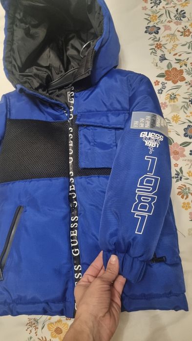 Оригинално детско яке Guess за 3 годишно