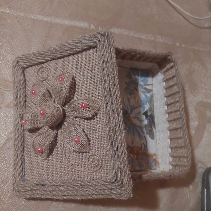 Ръчна изработка- панери и кошници от юта