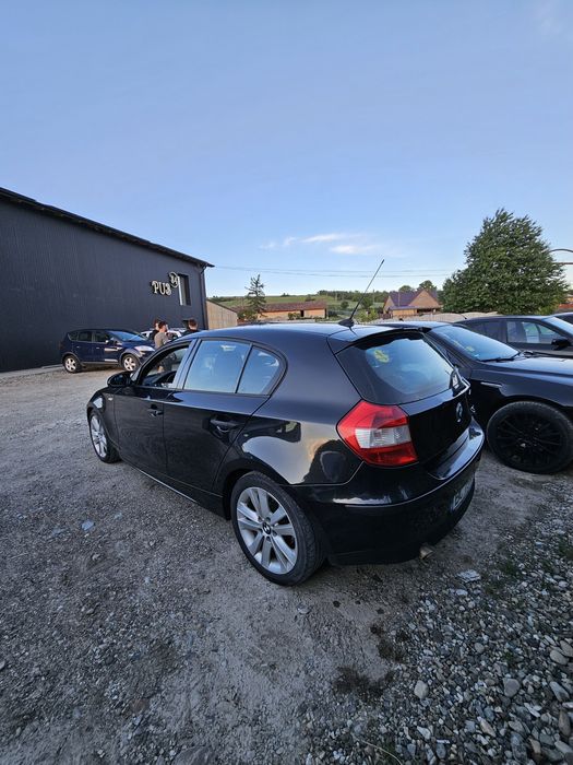 Vând BMW Seria 1 
Motor 118d 122cp
Mașina in prezent are 280.000km în