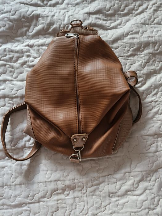 Продавам нови  чанти