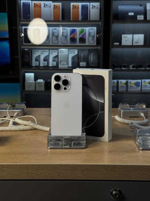 Телефон iPhone 16 Pro 256ГБ / Айфон 16 про 256ГБ